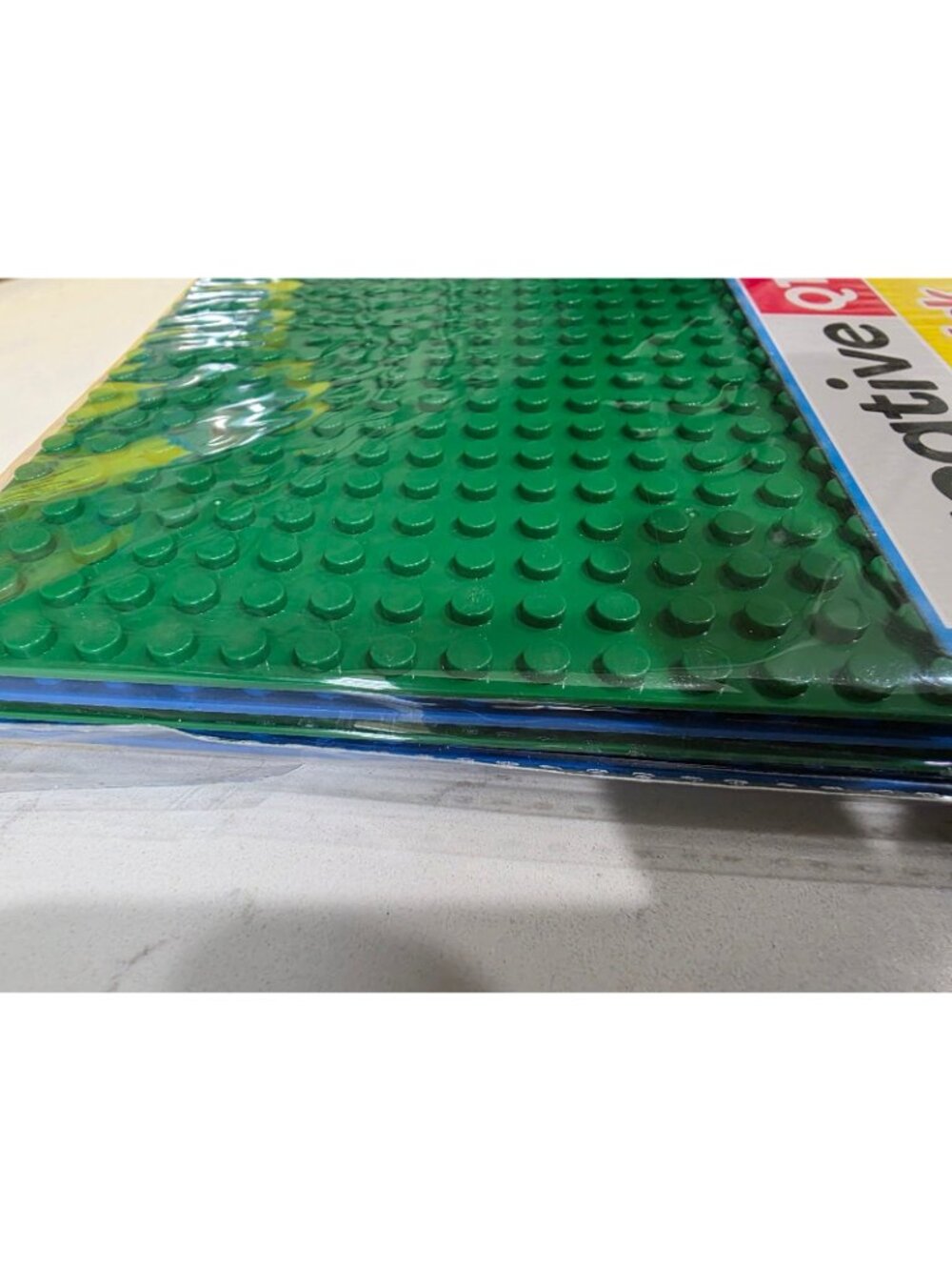 Creative QT Peel 'n Stick Baseplates 4-Pack LEGO Compatible Green & Blue NEW - Picture 3 of 3